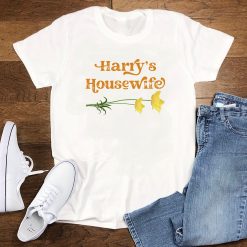 Art Text Harry’s Housewife Unisex T-Shirt