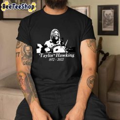 Black And White Design Taylor Hawkins 1972-2022 Unisex T-Shirt