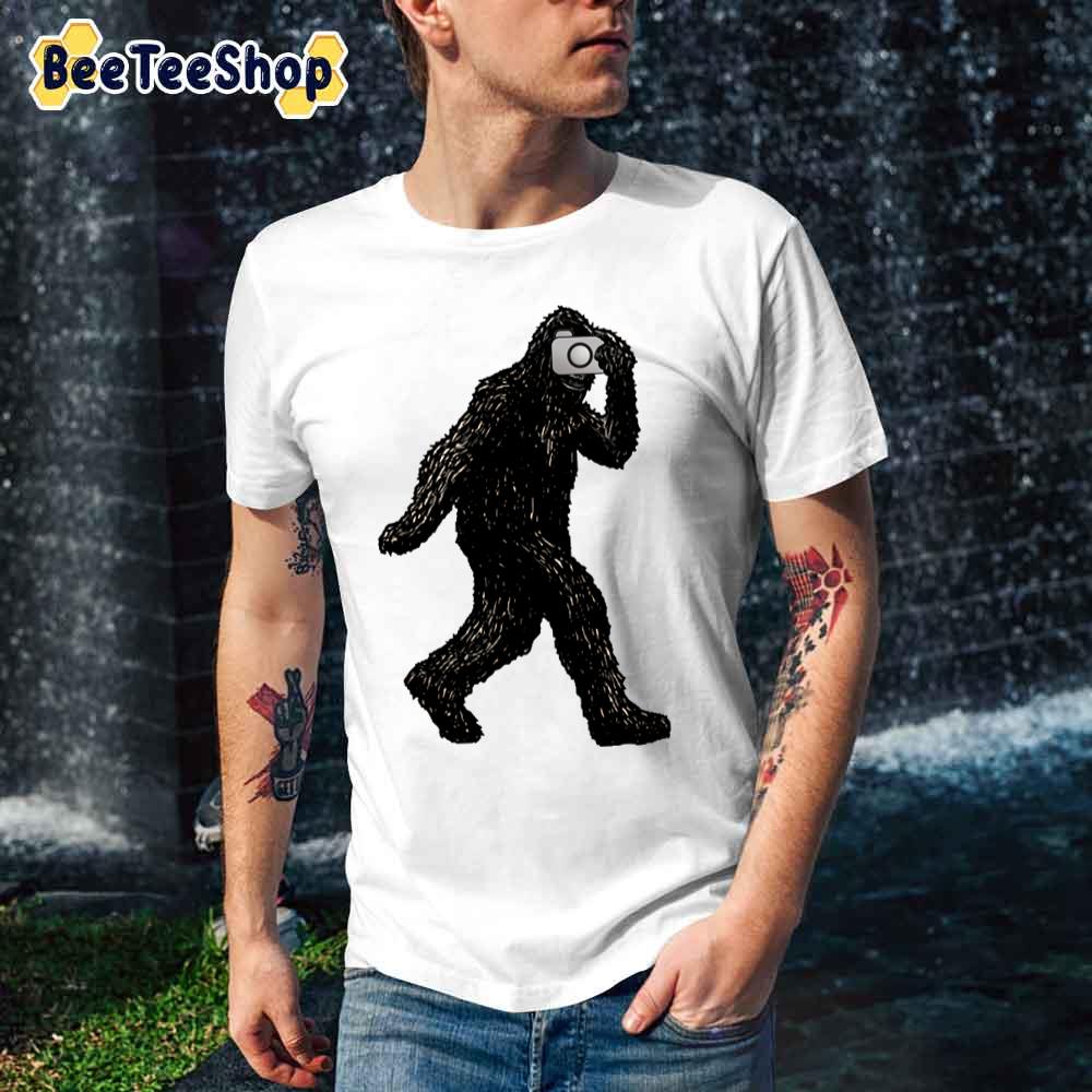Bigfoot With Camera Funny Sasquatch Selfie Portrait Photography Unisex T-Shirt