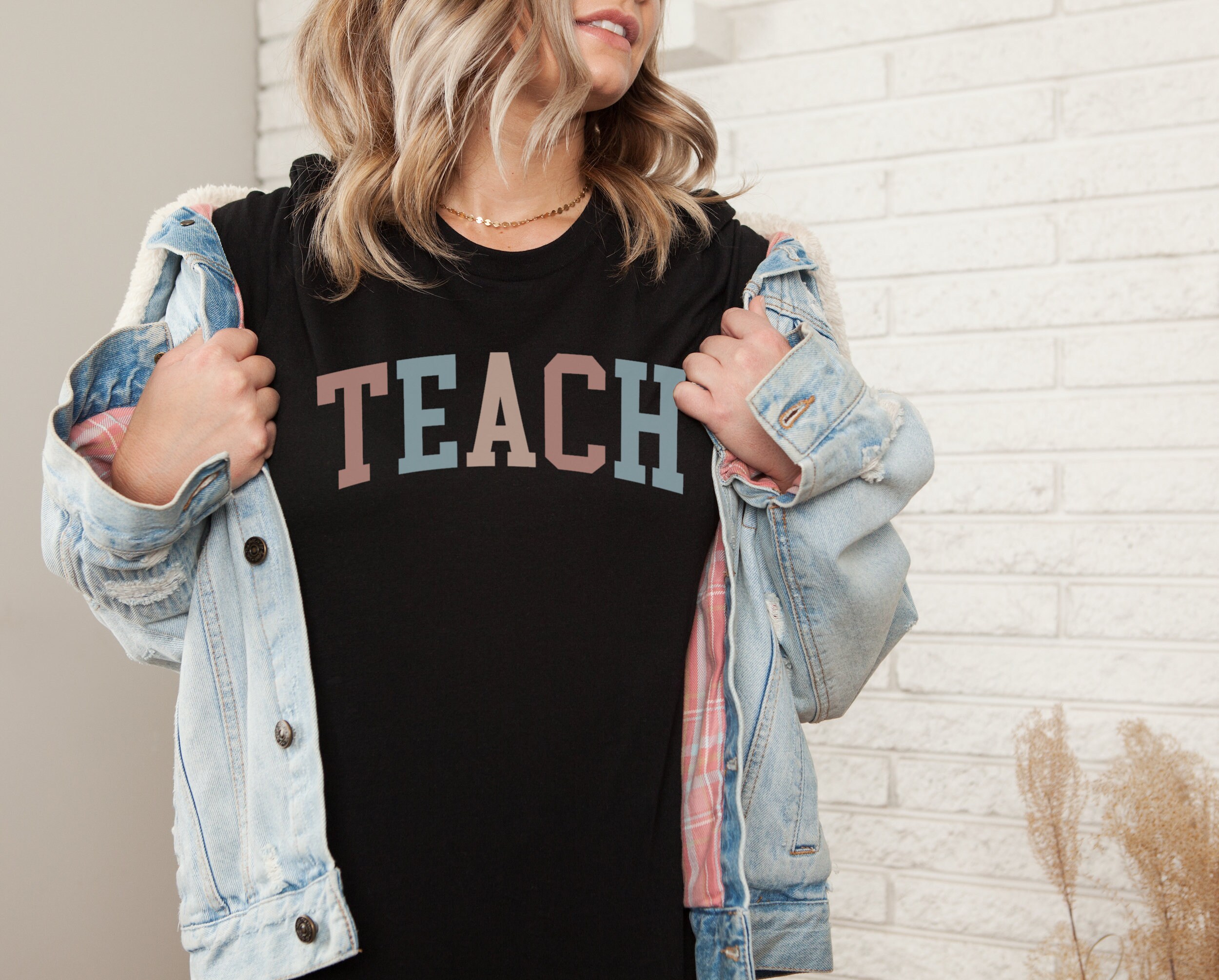 Claasic Style Teacher Unisex T-Shirt