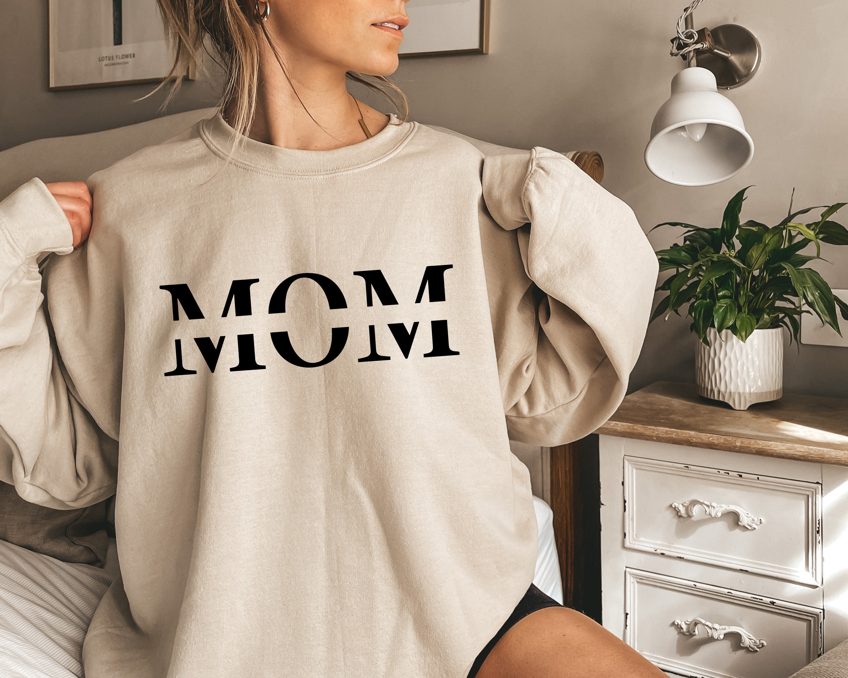 Classic Design Mom Unisex Sweatshirt