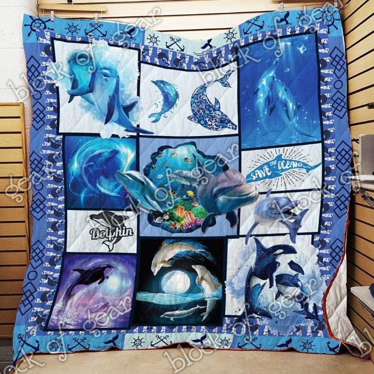 Cute Dolphin In The Ocean Quilt Blanket