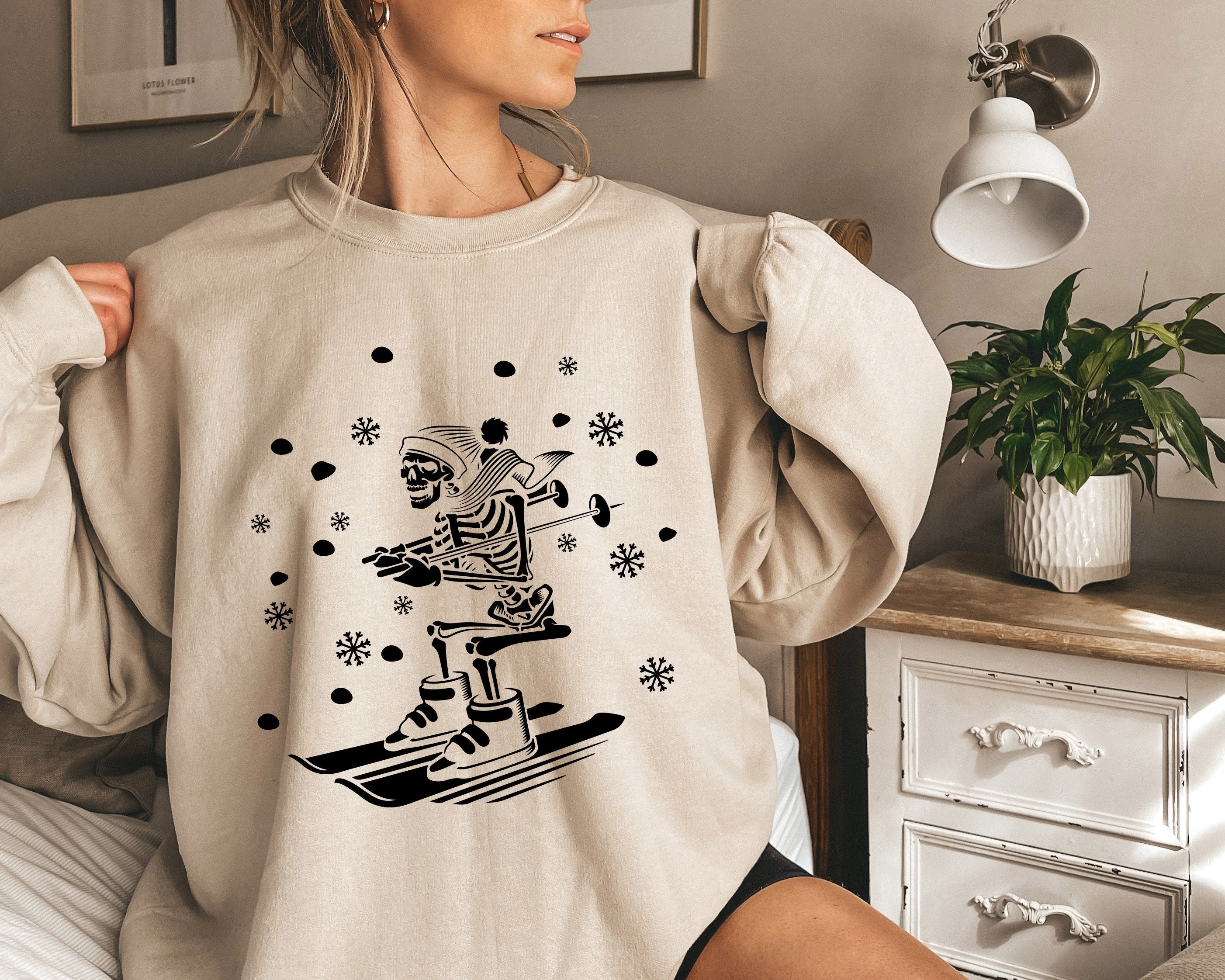 Funny Chrtismas Skateboard Skeleton Unisex Sweatshirt