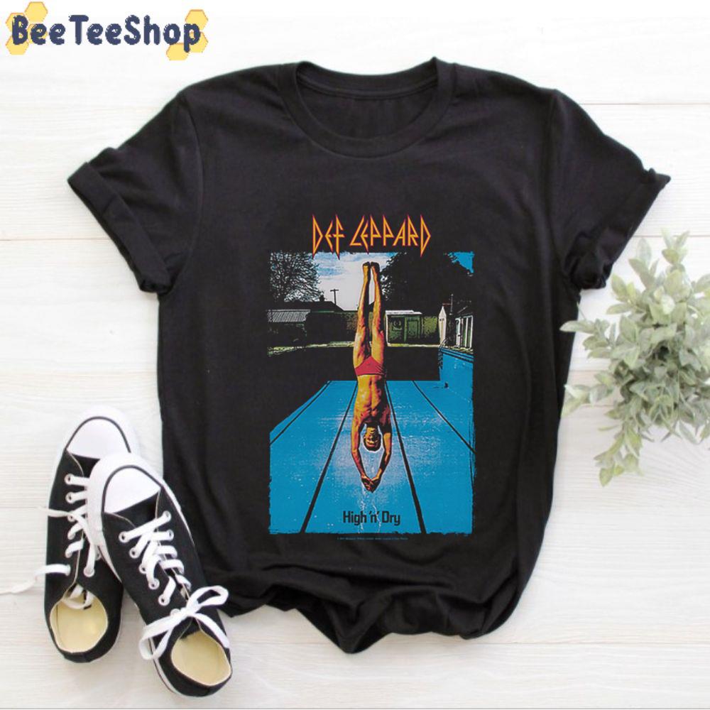 Looking Awesome Display Def Leppard Unisex T-Shirt