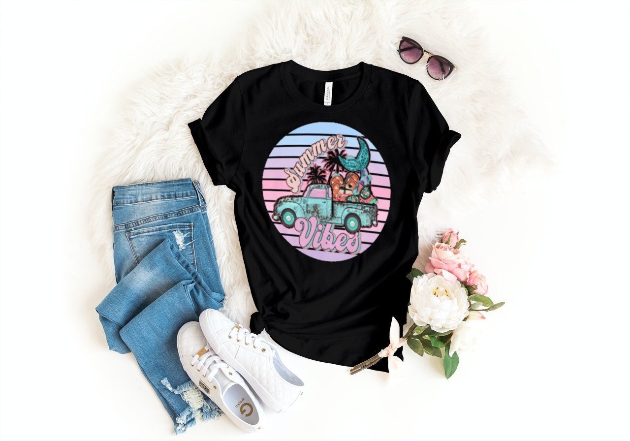 Retro Beach Summer Vibes Gradient Unisex T-Shirt