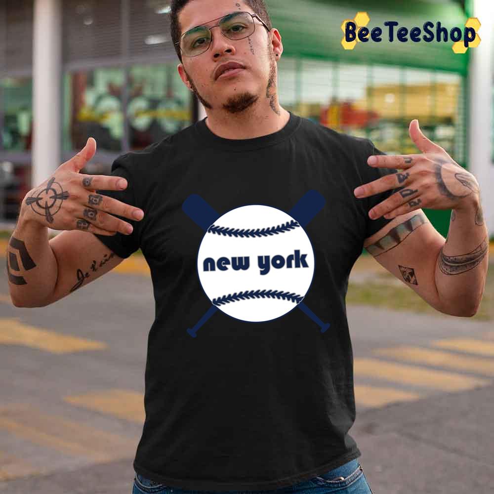 Retro Throwback With Crossed Bats New York Yankees Baseball Unisex T-Shirt