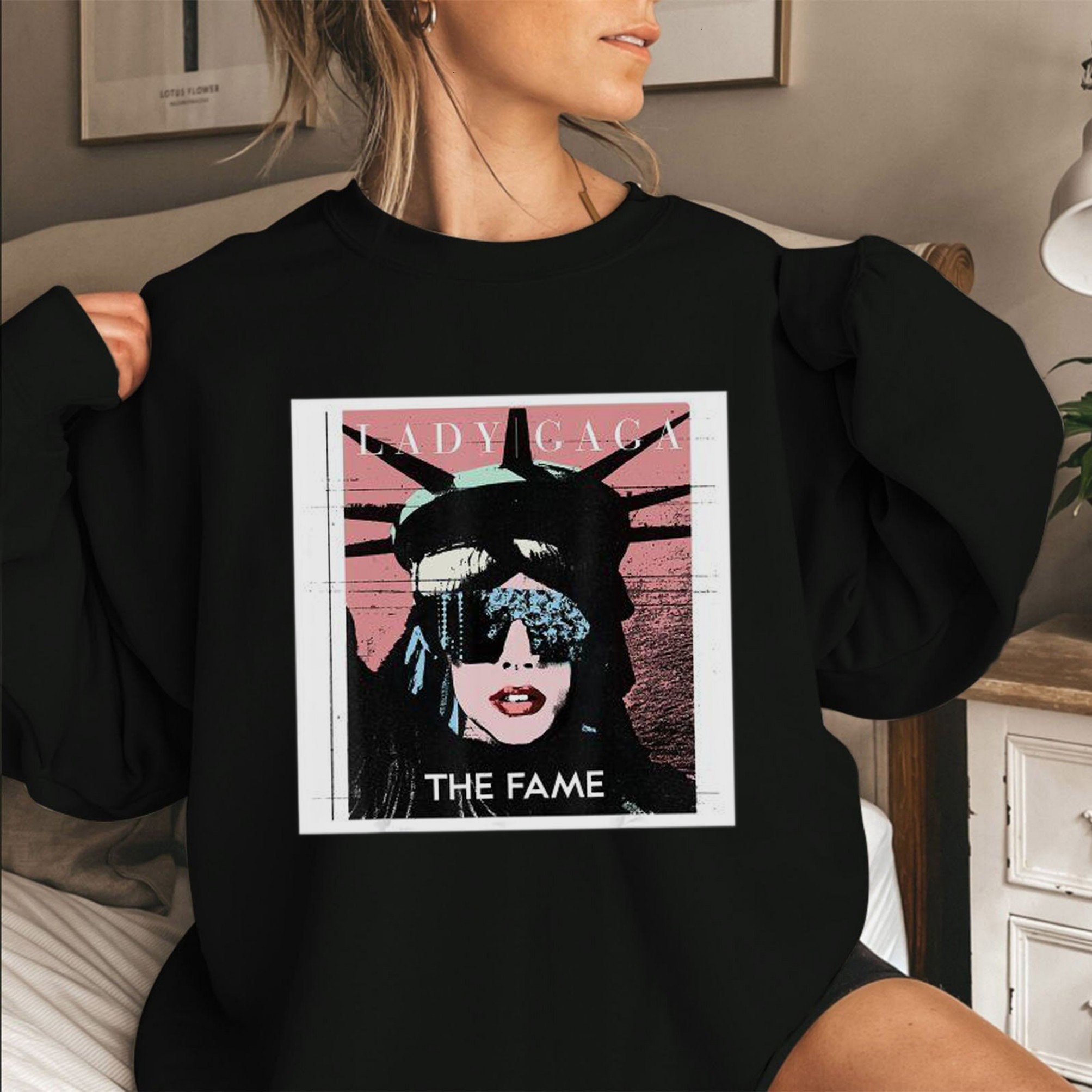 Vintage Style Lady Gaga The Fame Statue Of Liberty Unisex Sweatshirt