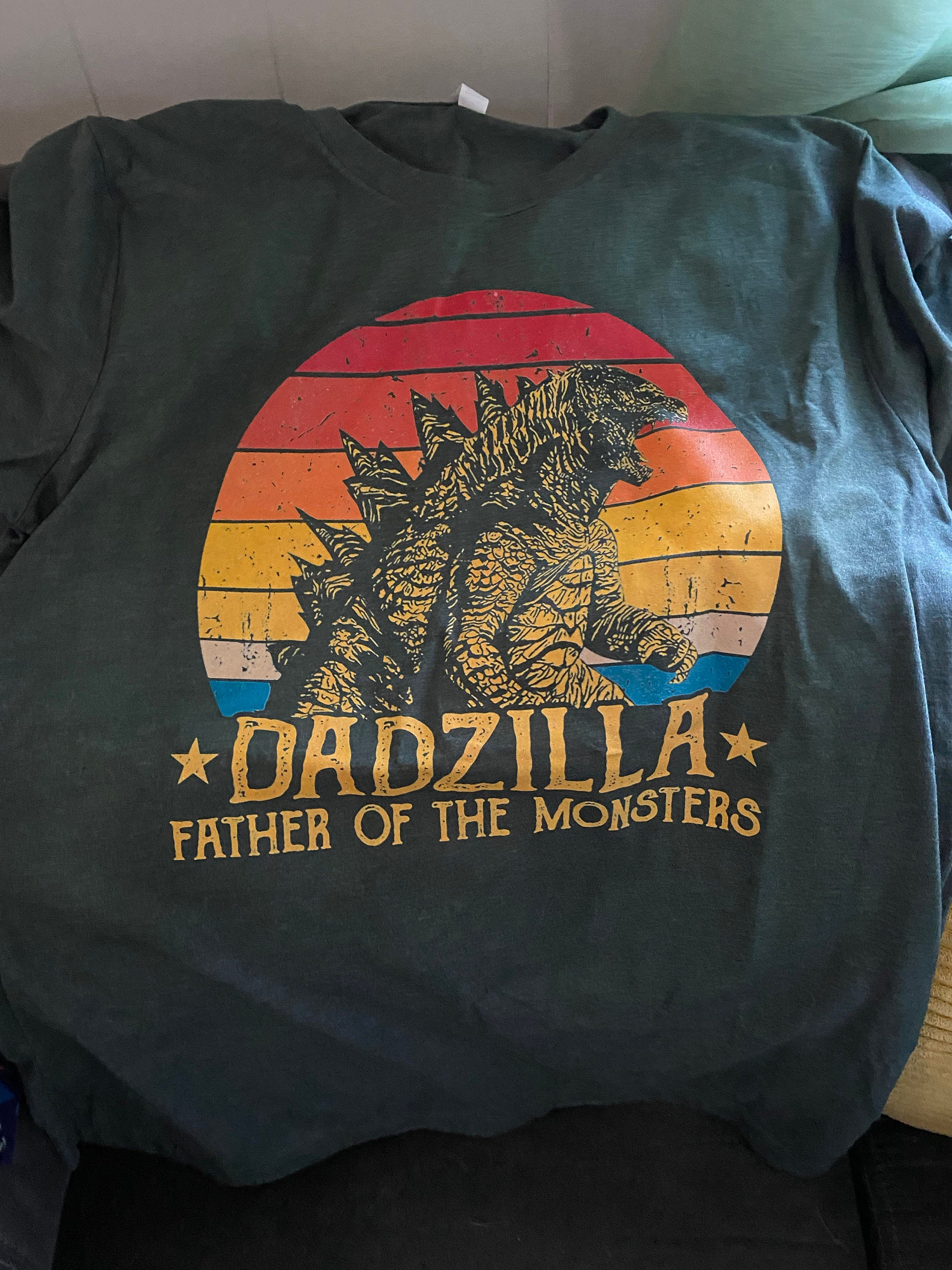 Vintage Sunset Dadzilla Father Of The Monsters Happy Father’s Day Unisex T-Shirt