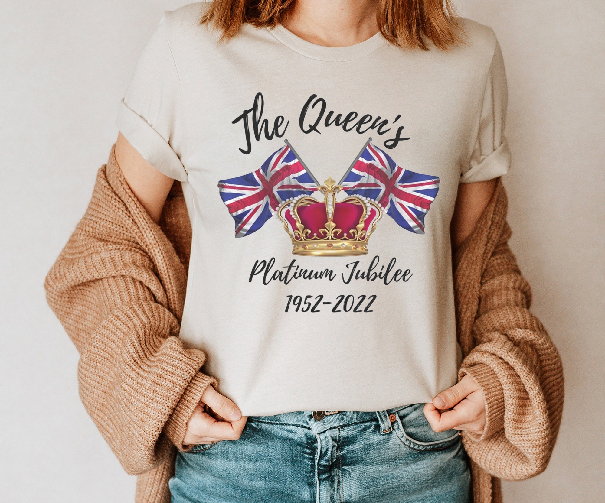 Crown United Kingdom Flag Queen’s Platinum Jubilee 1952 2022 Unisex T-Shirt