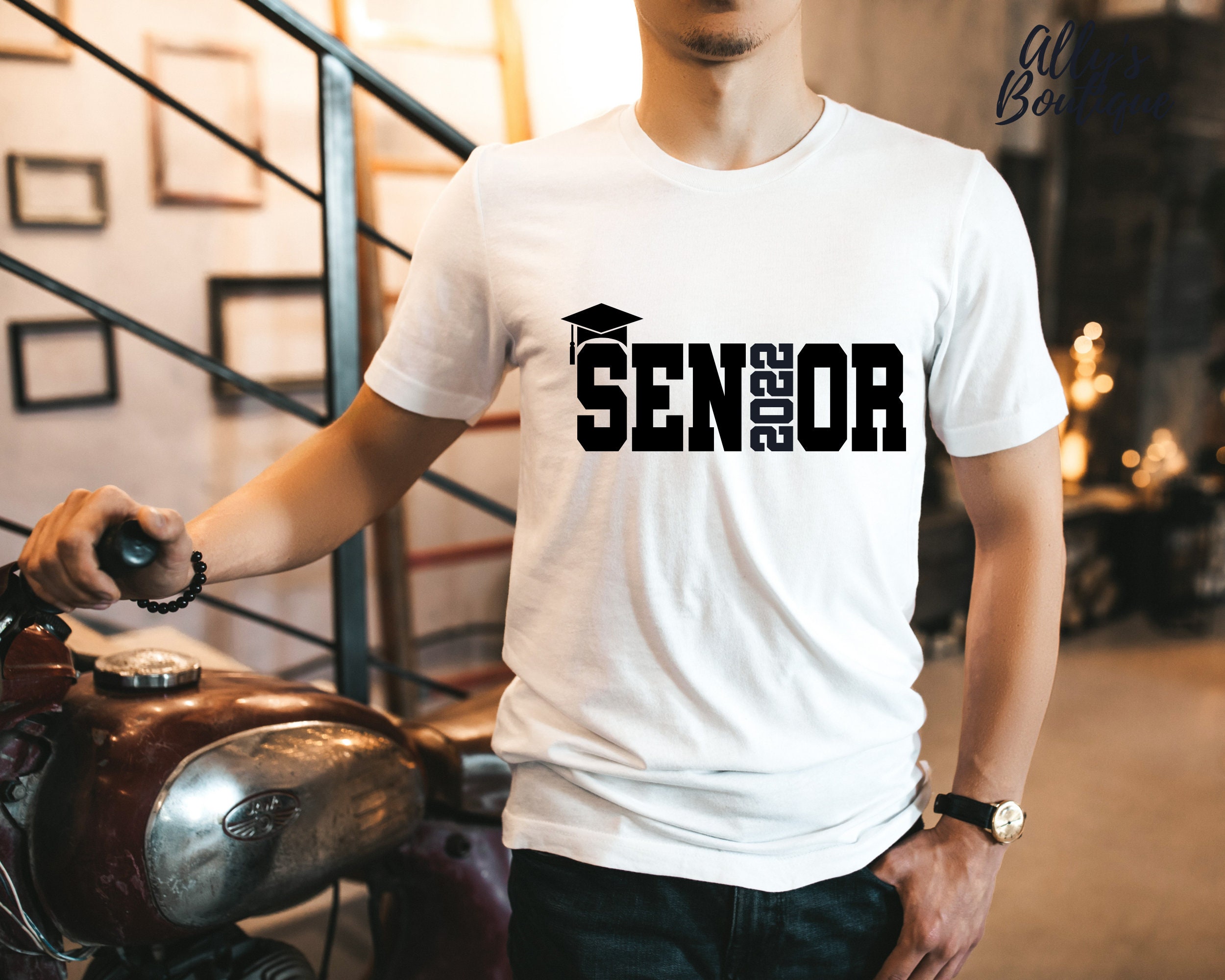 Old Classic Style Senior Class Of 2022 Graduation Day Unisex T-Shirt