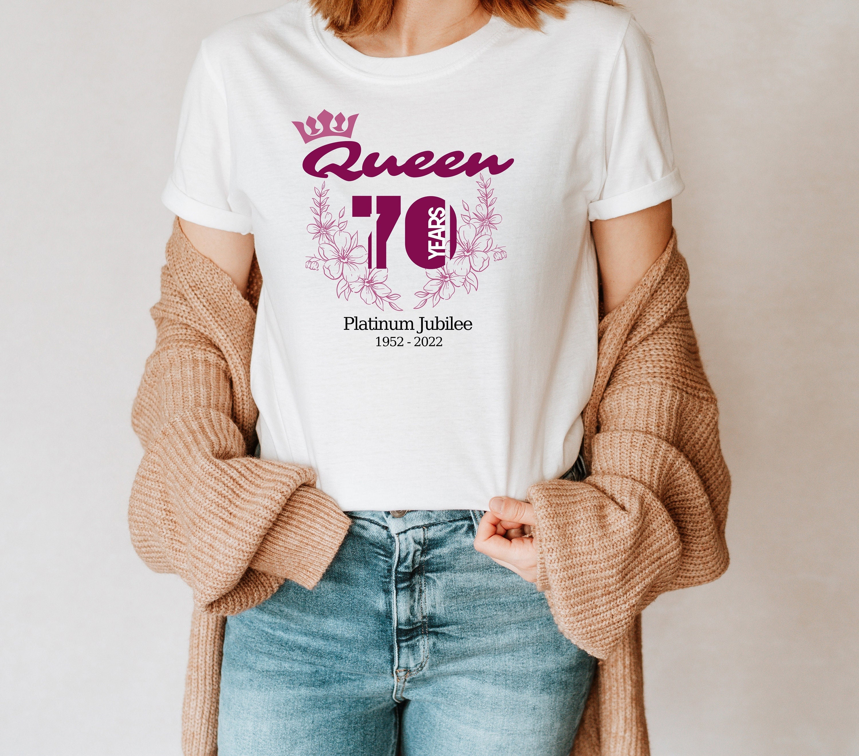 Queen 70 Years Platinum Jubilee 1952-2022 Unisex T-Shirt