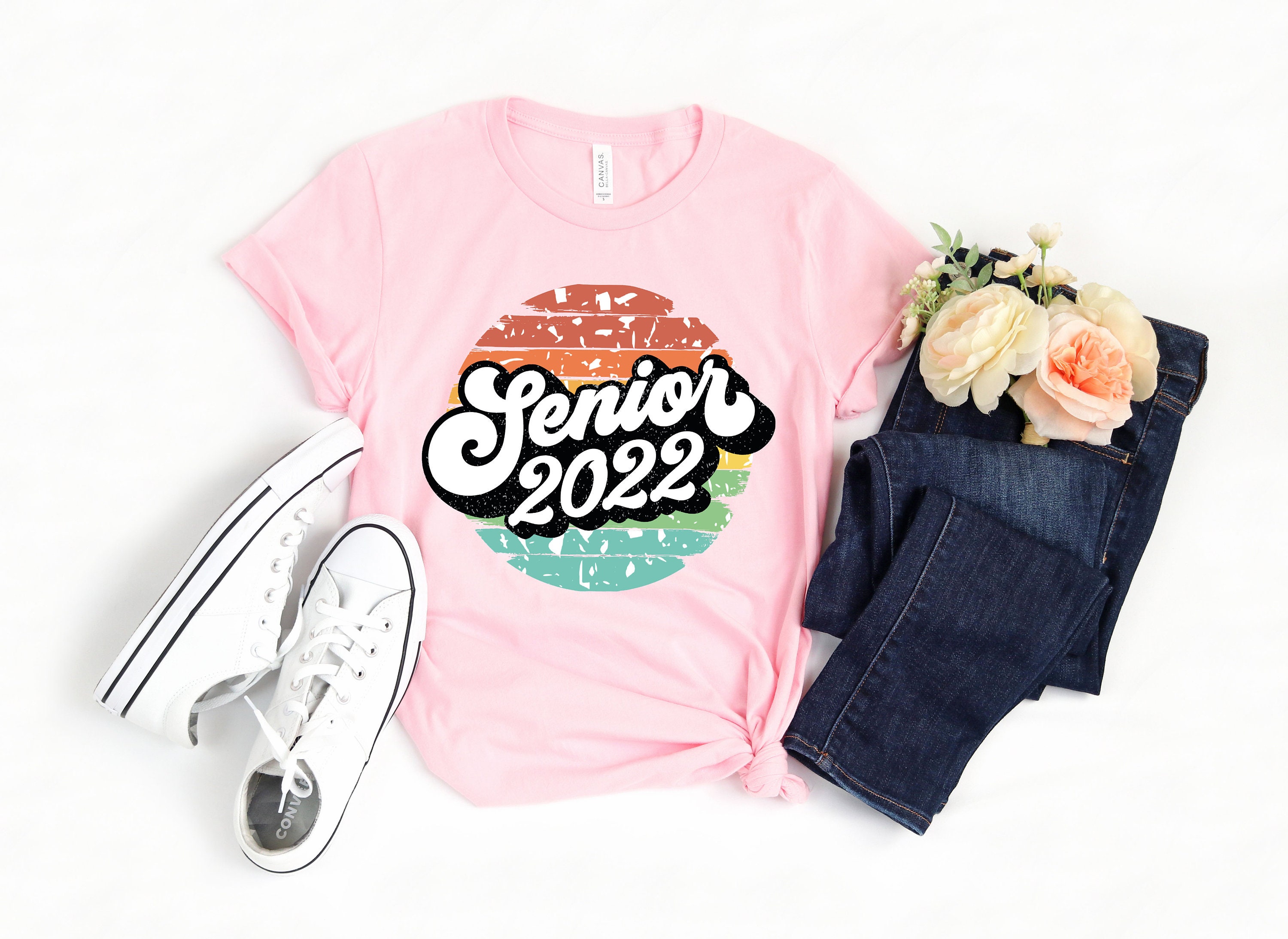 Vintage Retro Senior 2022 Graduation Day Unisex T-Shirt