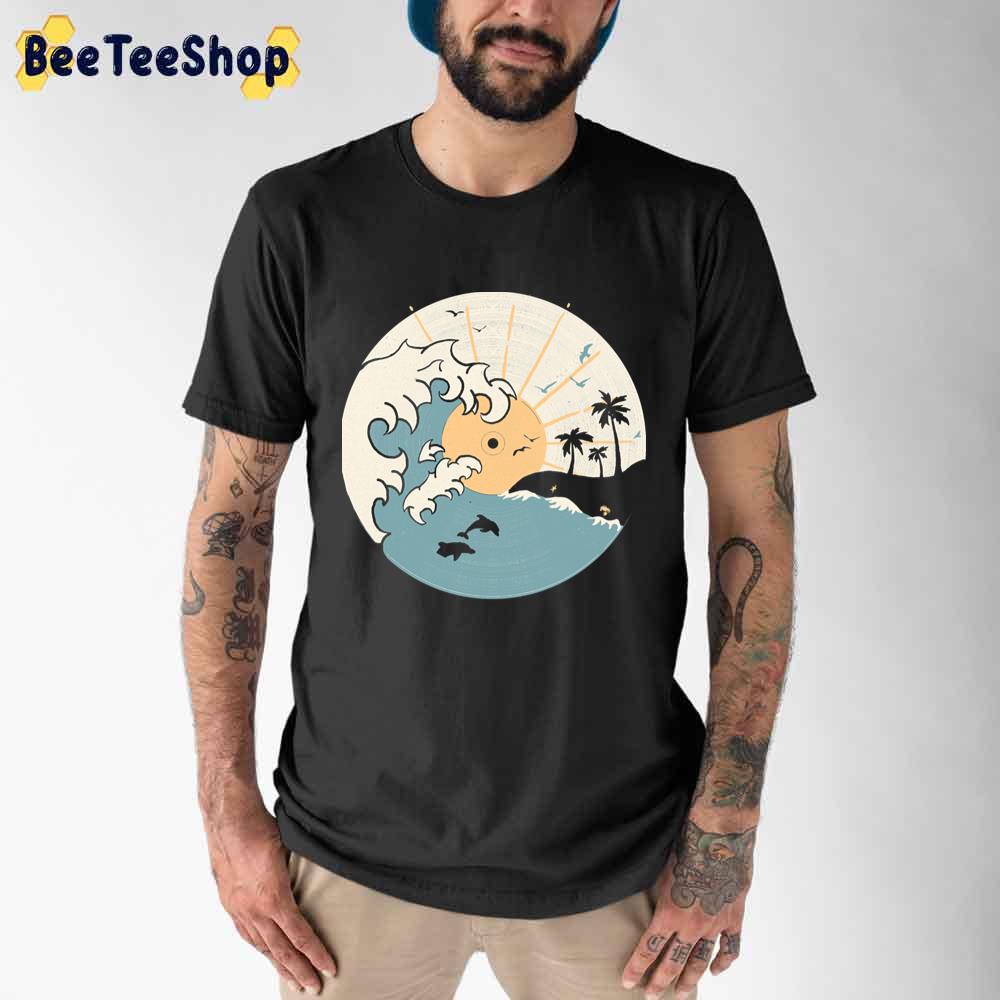 Vintage The Sun And The Waves Unisex T-Shirt - Beeteeshop