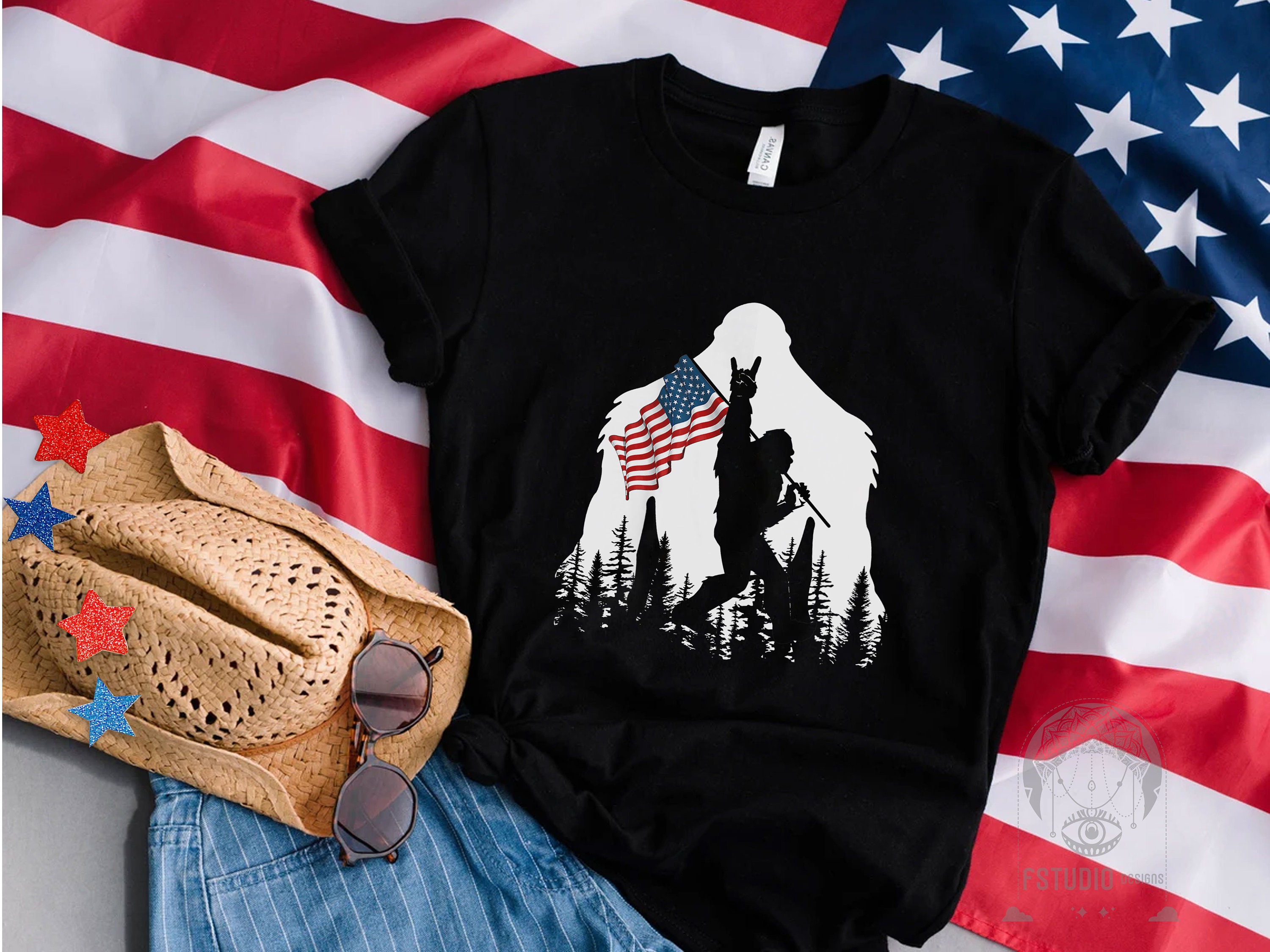 4th Of July Bigfoot Holding Us Flag Freedom Independence Day Unisex T-Shirt