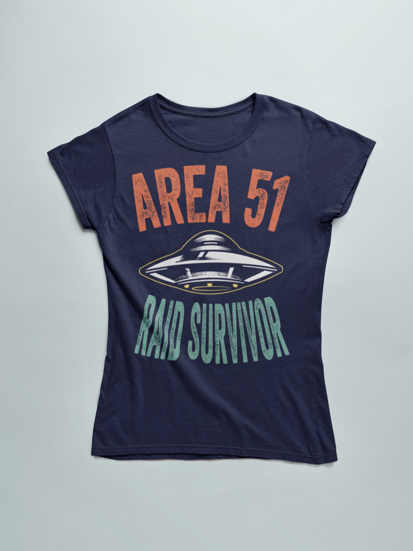 Area 51 Raid Survivor Alien Ufo Vintage Unisex T-Shirt