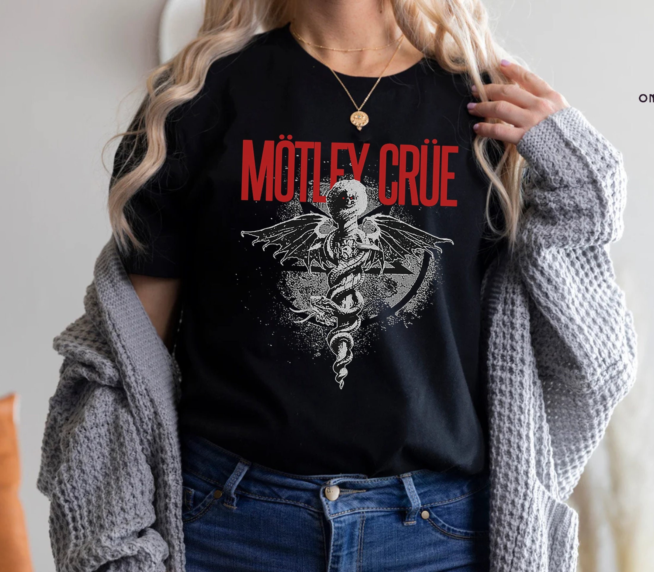 Motley Crue Band 80’s Vintage Art Unisex T-Shirt