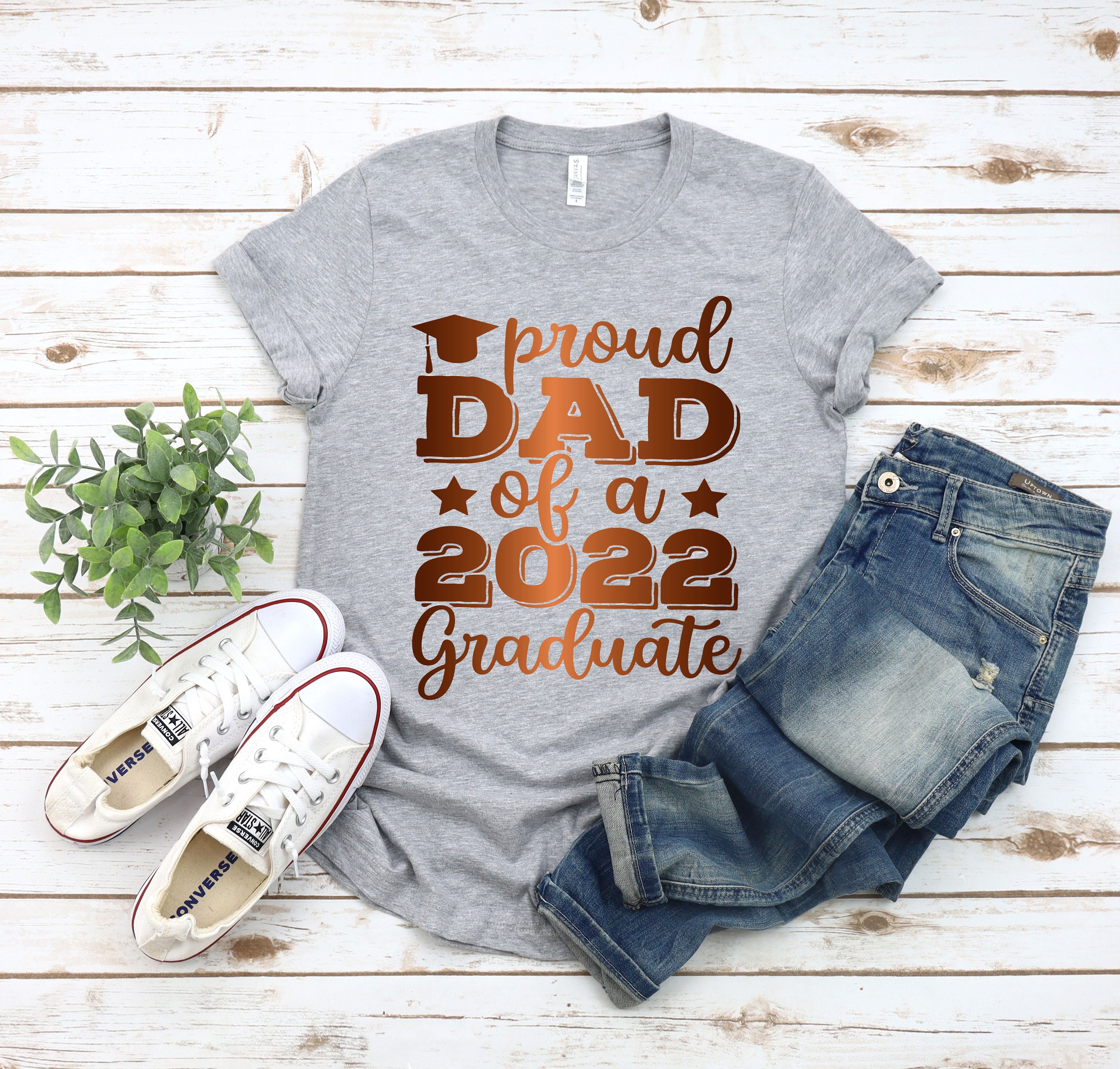 Proud Dad Of A 2022 Graduate Father’s Day Unisex T-Shirt