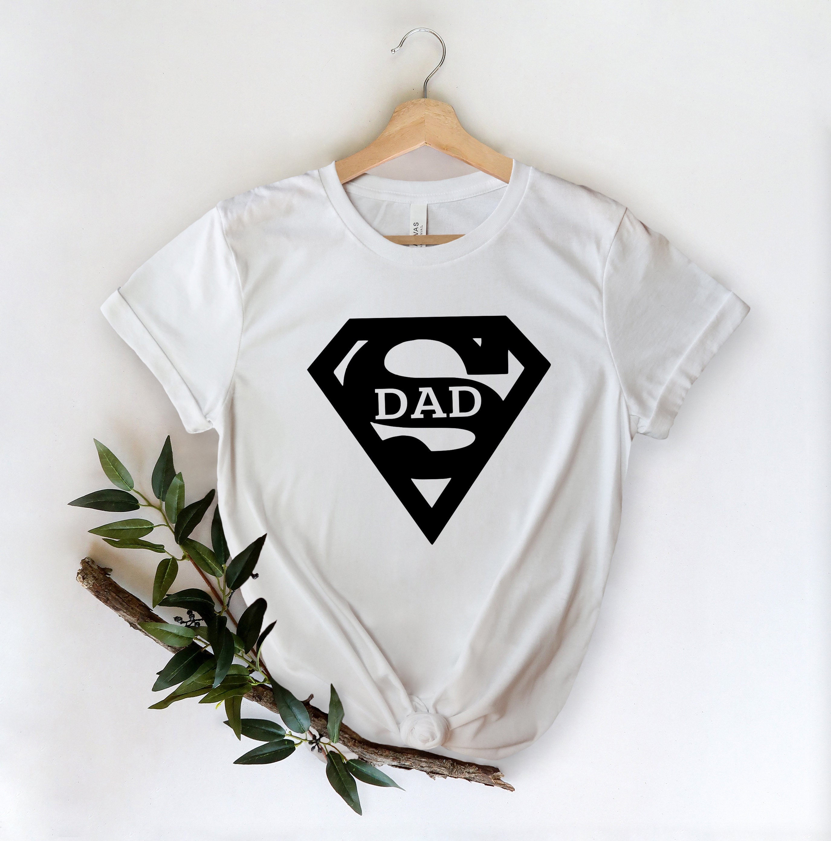 Red Art Super Dad Father’s Day Unisex T-Shirt