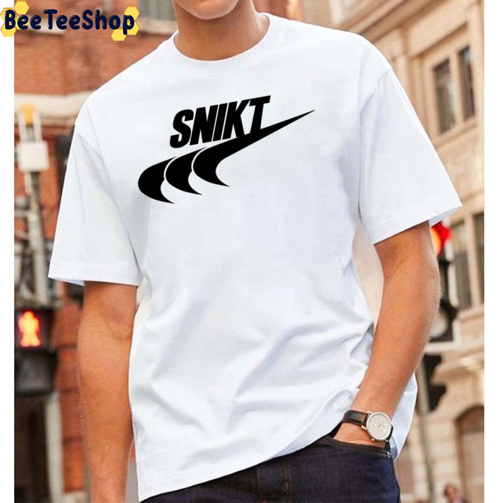 Puñalada pasos Monica Snikt Funny Nike Logo Unisex T-Shirt - Beeteeshop