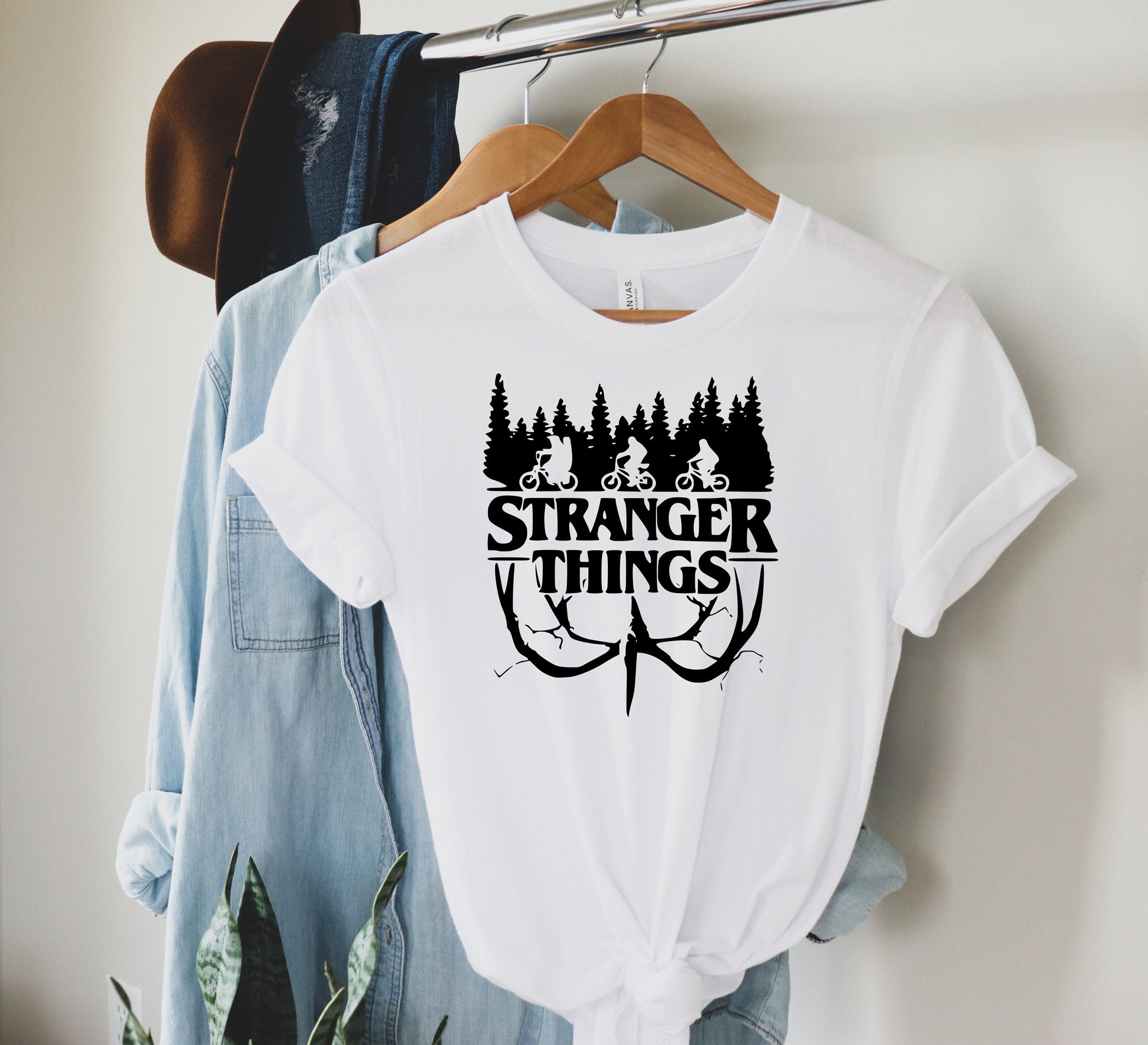 Stranger Things 4 2022 Black Art Unisex T-Shirt