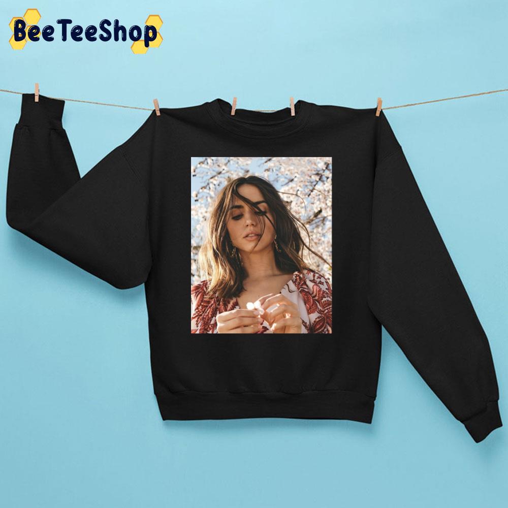 Vintage Girl Ana De Armas Unisex Sweatshirt