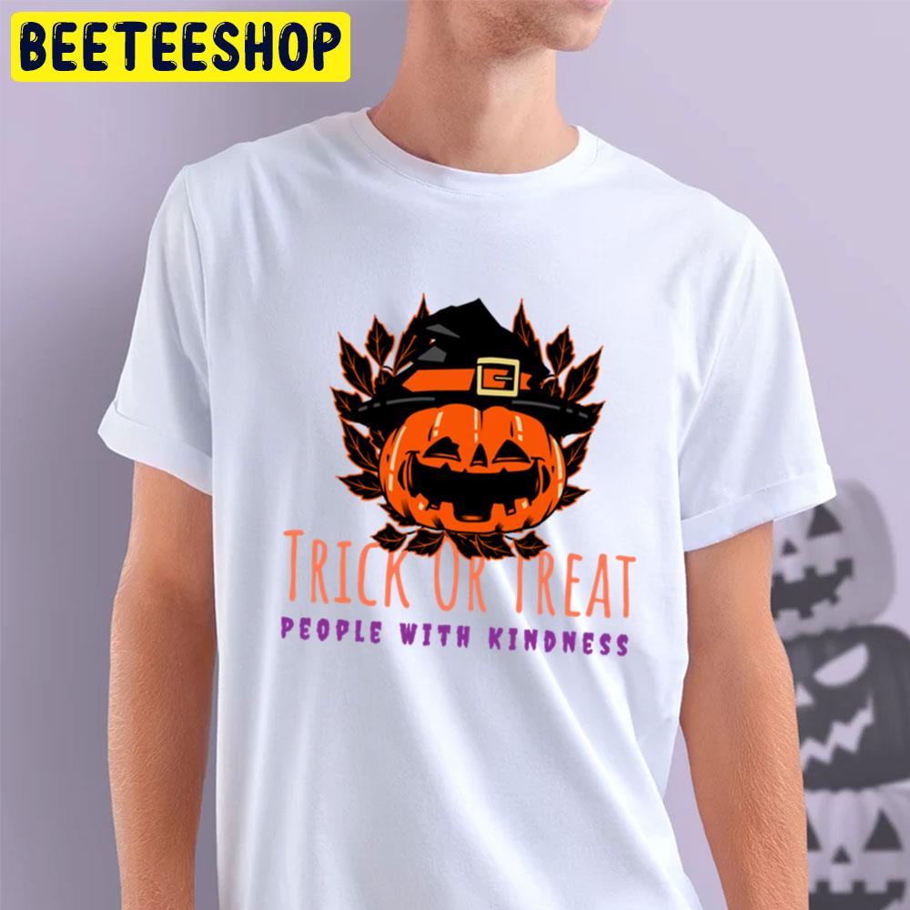 Trick Or Treat People With Kindness Smiling Witch Pumpkin Halloween Unisex T-Shirt