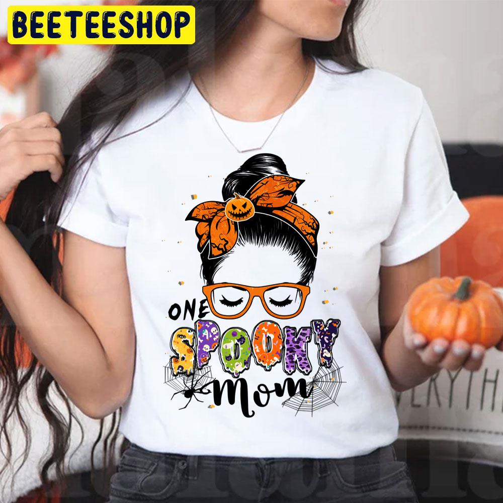 One Spooky Mom Funny Halloween Trending Unisex T-Shirt