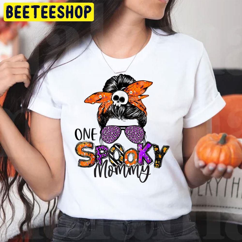 One Spooky Mommy Halloween Trending Unisex T-Shirt