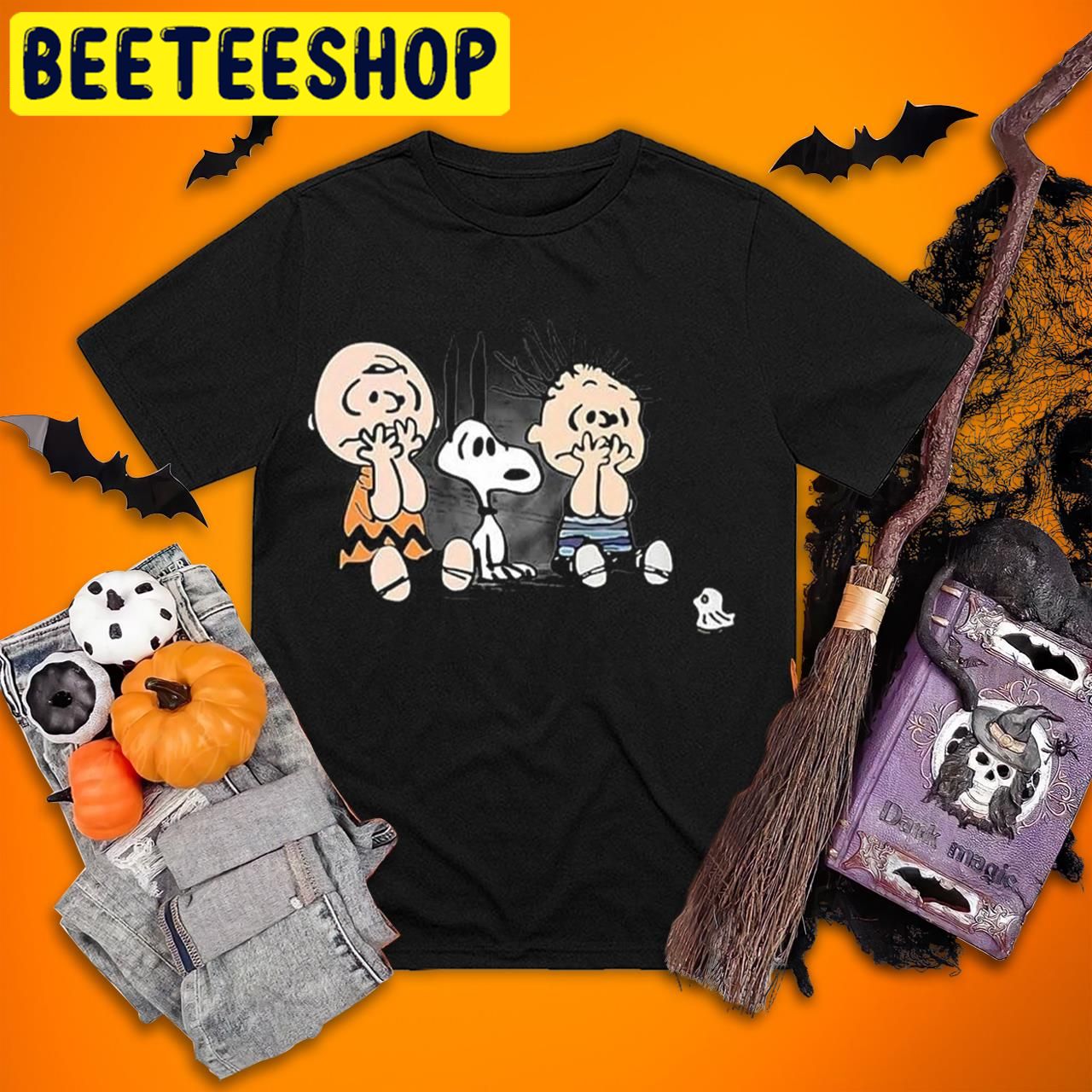 Charlie BrownFrightened Charlie Brown Snoopy And Linus Van Pelt Halloween Trending Unisex T-Shirt