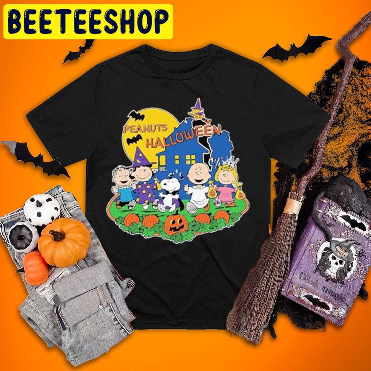 Charlie BrownSnoopy and Peanuts Halloween Trending Unisex T-Shirt