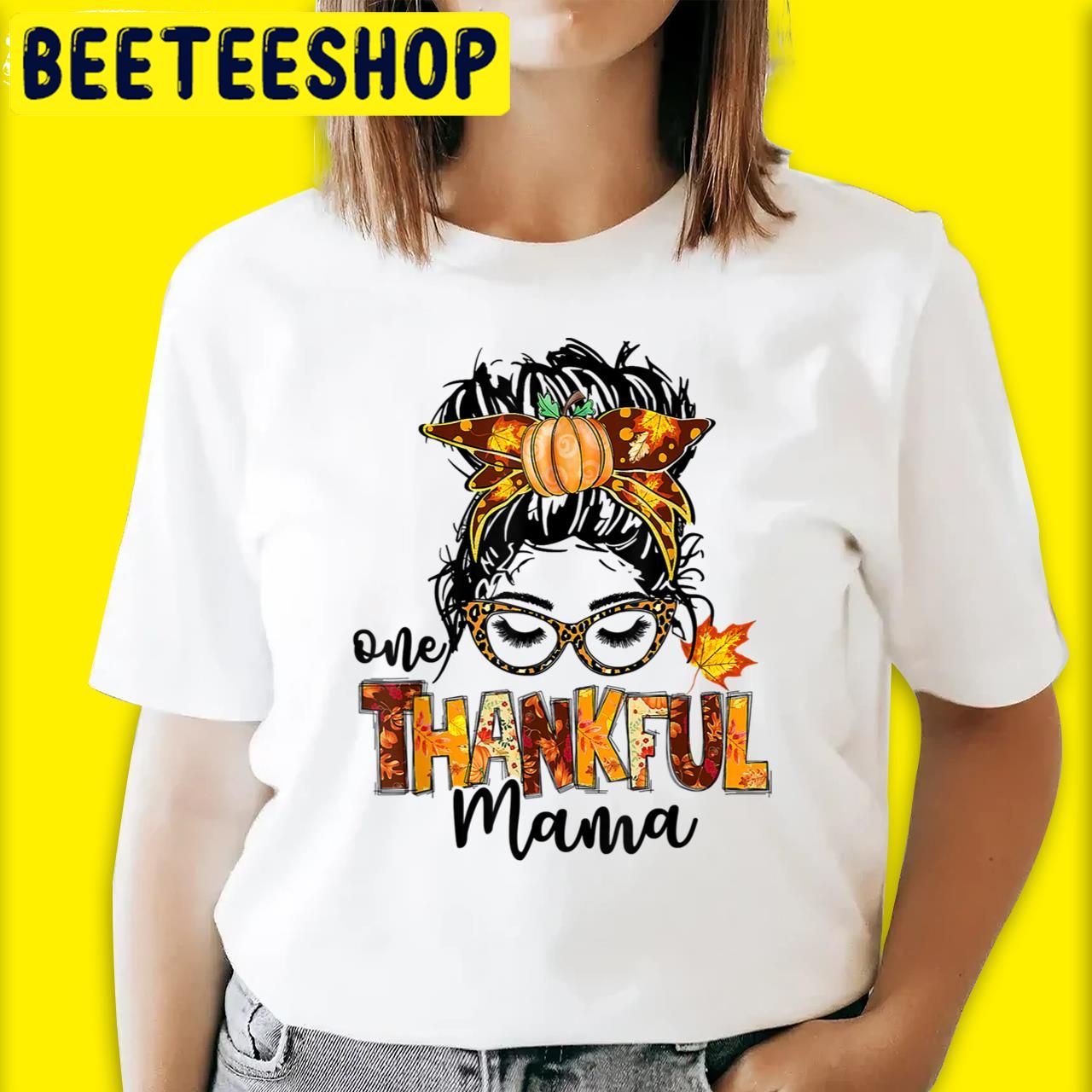 Funny Thanksgiving One Thankful Mama Funny Messy Bun Fall Autumn Thanksgiving Halloween Trending Unisex T-Shirt