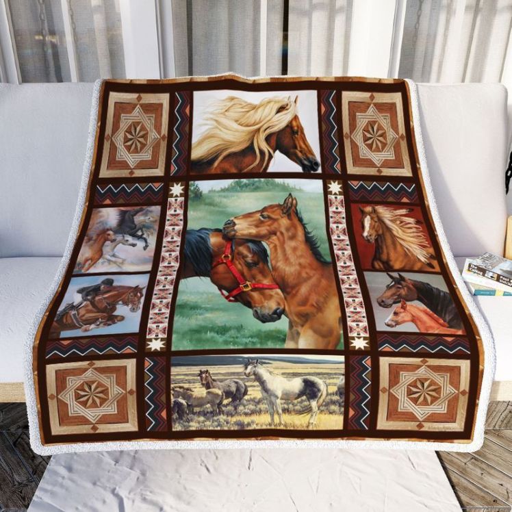 Horses 2 Comfy Sofa Throw Blanket