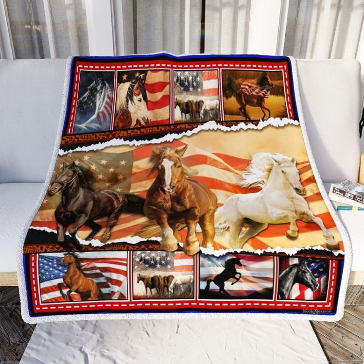 Horses And American Flag Comfy Sofa Throw Blanket