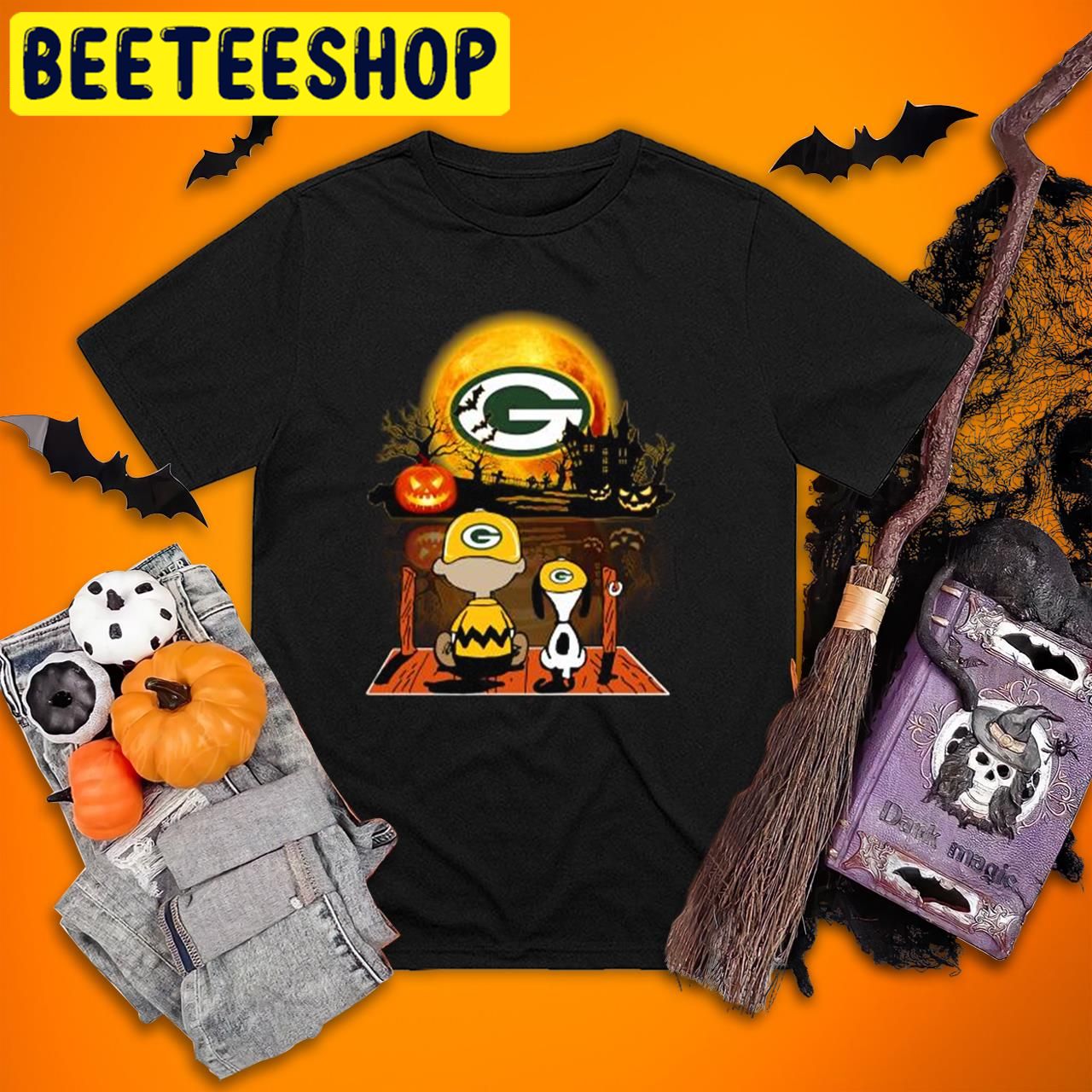 Hot Snoopy And Charlie Brown Pumpkin Green Bay Packers Moon Charlie Brown Halloween Trending Unisex T-Shirt