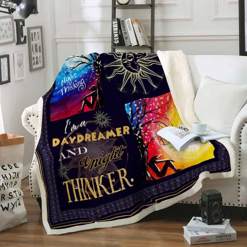 I’m A Daydreamer And A Night Thinker Comfy Sofa Throw Blanket