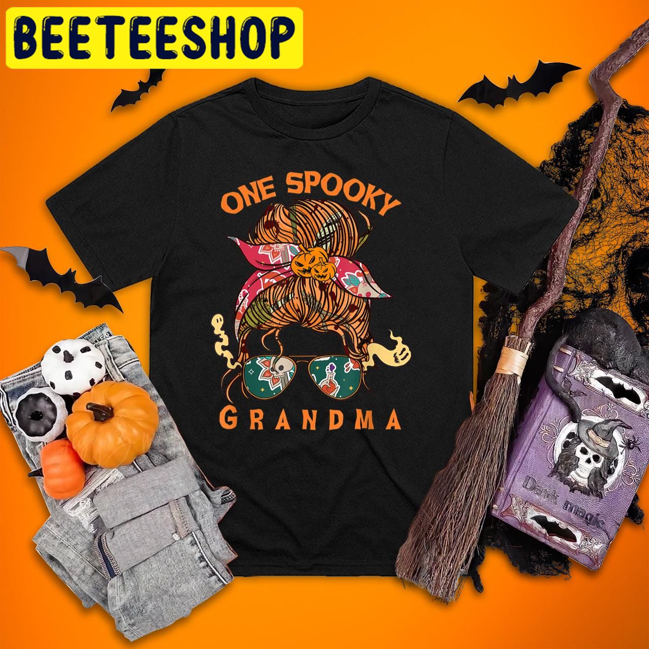 One Spooky Grandma Bandana Grandma Halloween Trending Unisex T-Shirt