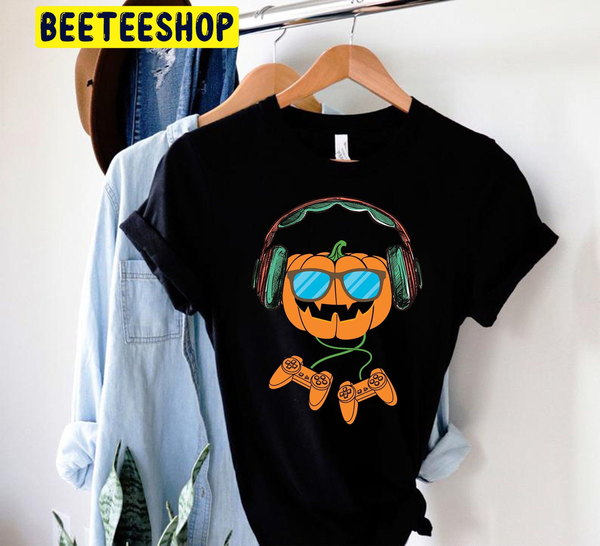 Pumpkin Glasses Gaming Controller Halloween Trending Unisex Shirt