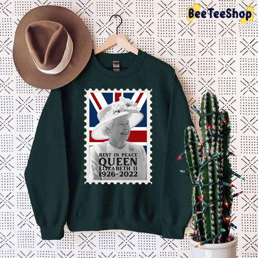 Rest In Peace Queen Elizabeth II 1926-2022 Queen Union Jack Flag Stamp Unisex Sweatshirt
