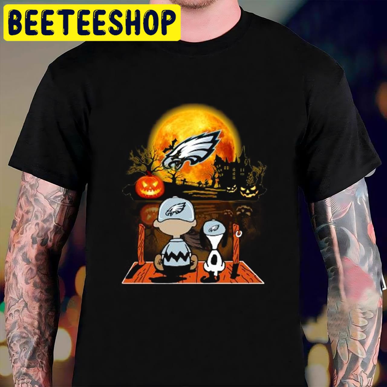 Snoopy And Charlie Brown 2022 Eagles Halloween Trending Unisex T-Shirt