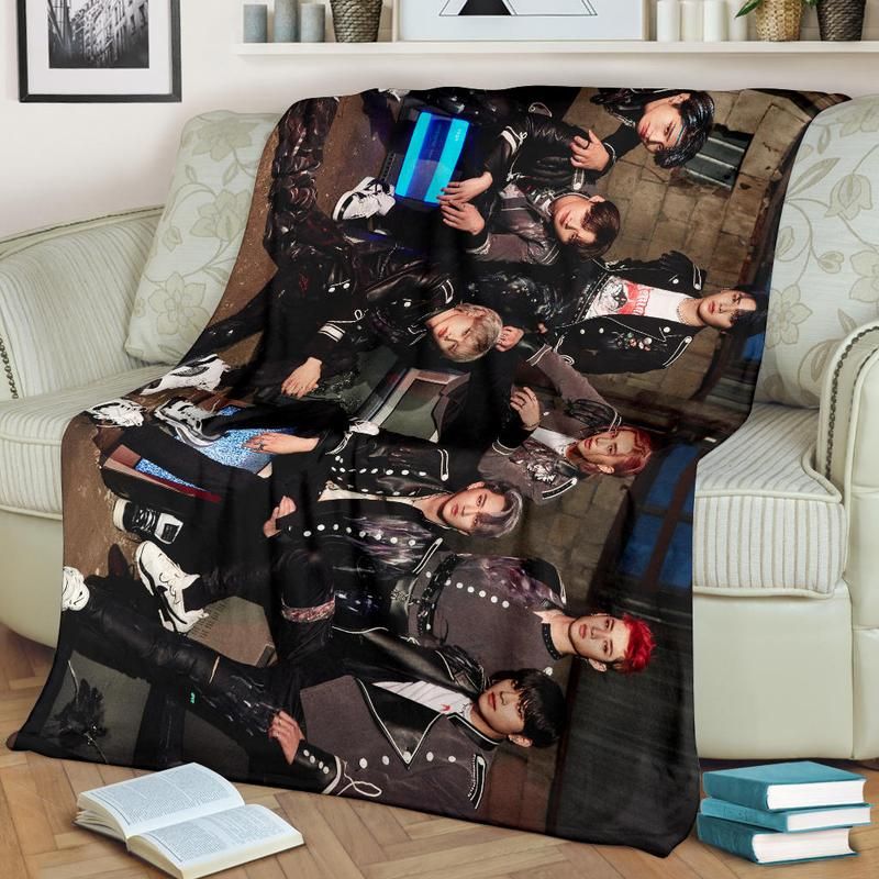 Stray Kids Fleece Blanket Throw Blanket