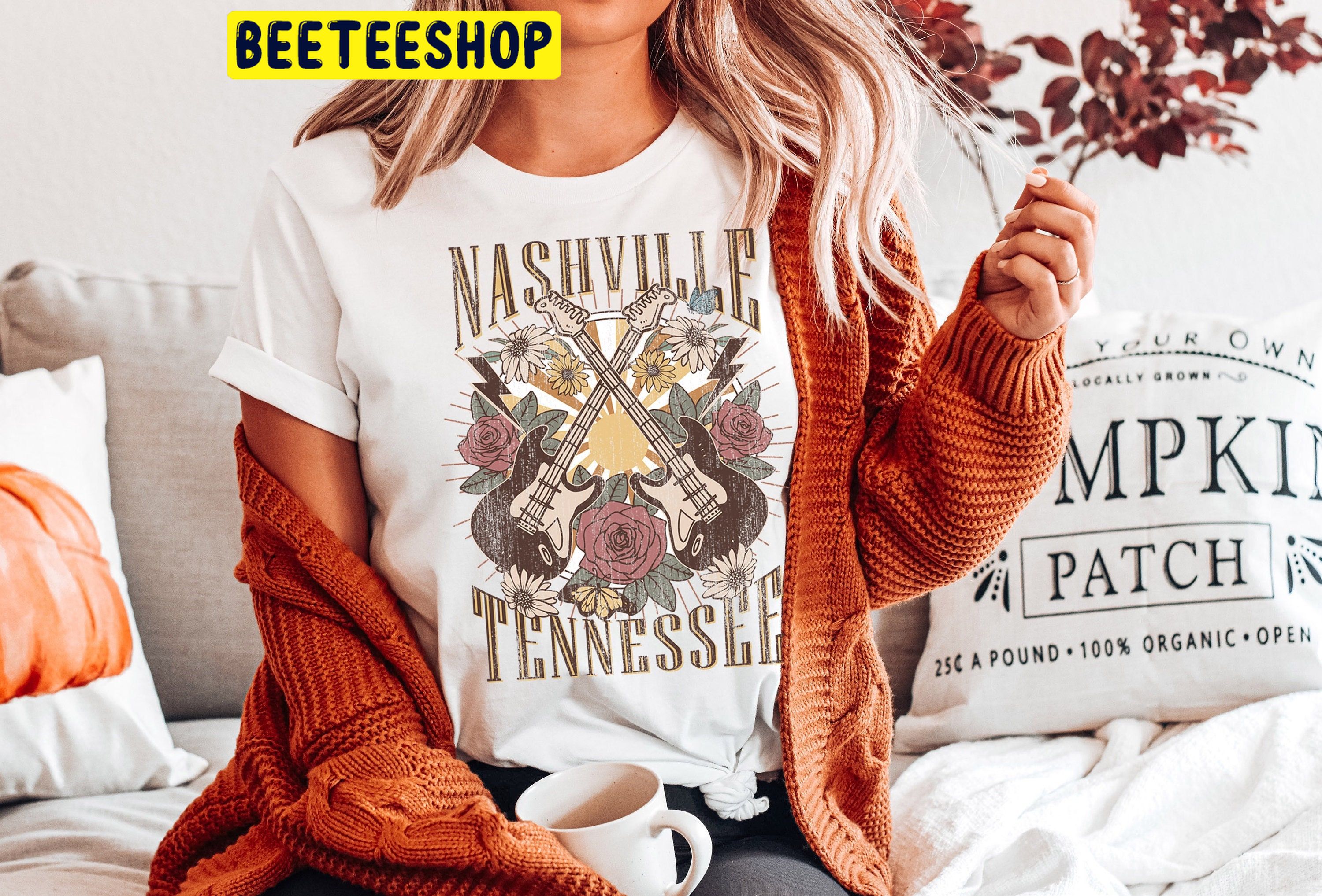 Nashville Tennessee Guitar Vintage Trending Unisex T-Shirt