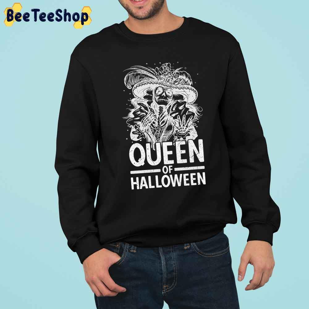 Queen Of Halloween Woman Skeleton Skull Trending Unisex Sweatshirt