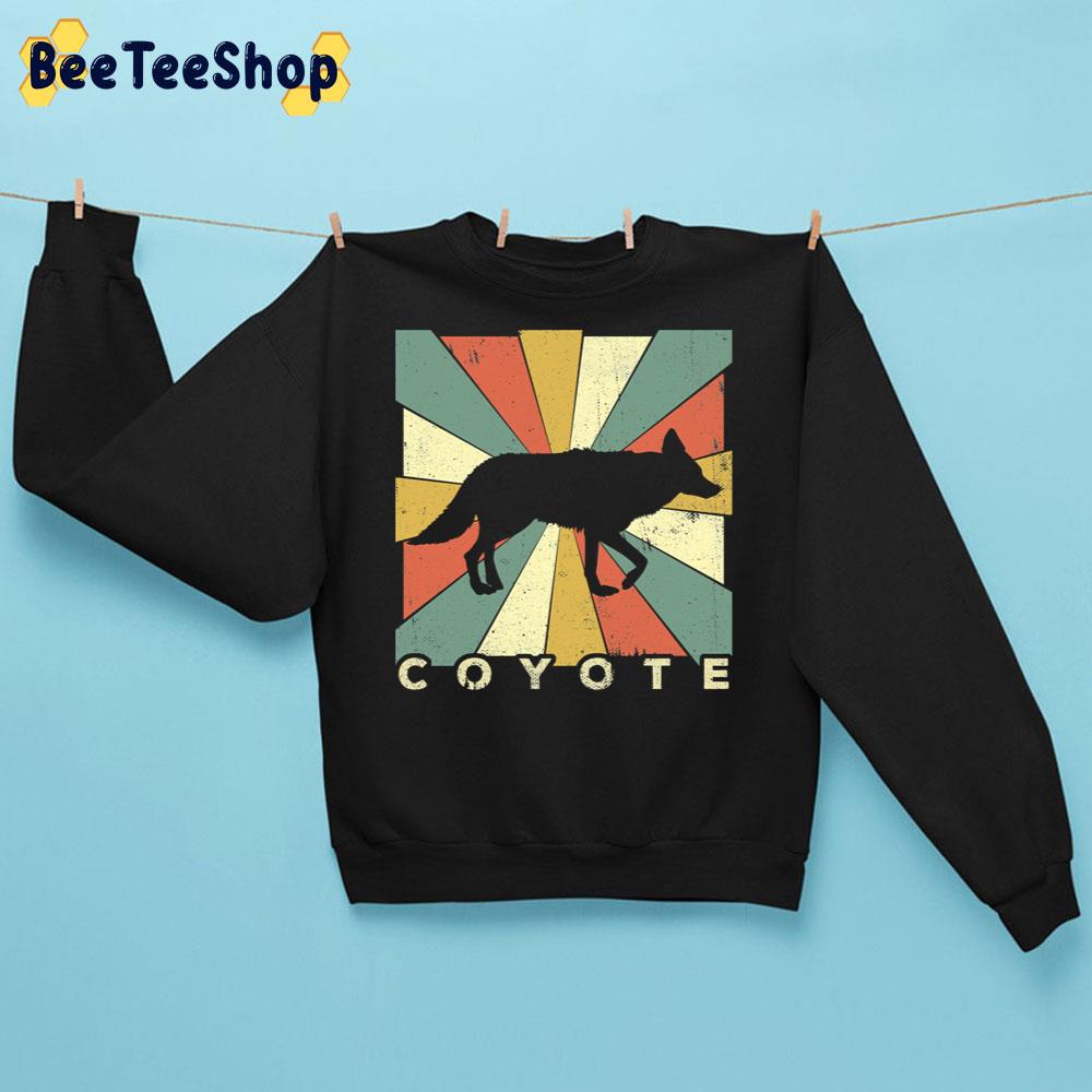 Coyote Lover Vintage Retro Animal Trending Unisex Sweatshirt