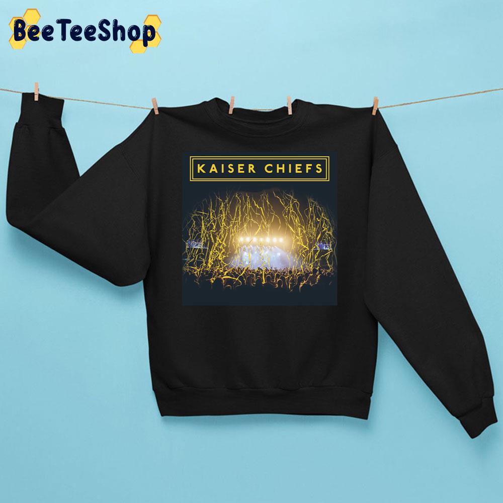 Vintage Kaiser Chiefs Indie Rock Band Tour With Fans Trending Unisex Sweatshirt