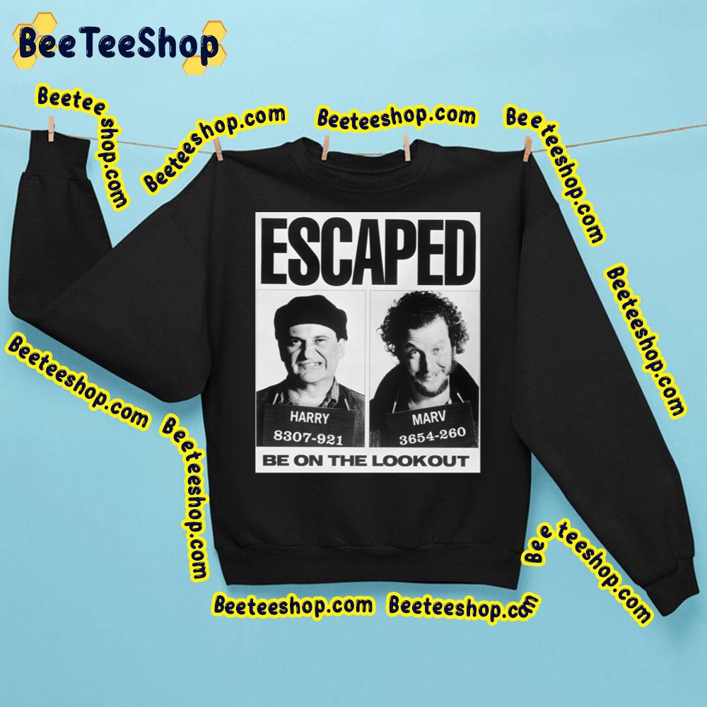 Home Alone Wet Bandits Escape Retro Vintage Art Trending Unisex Sweatshirt