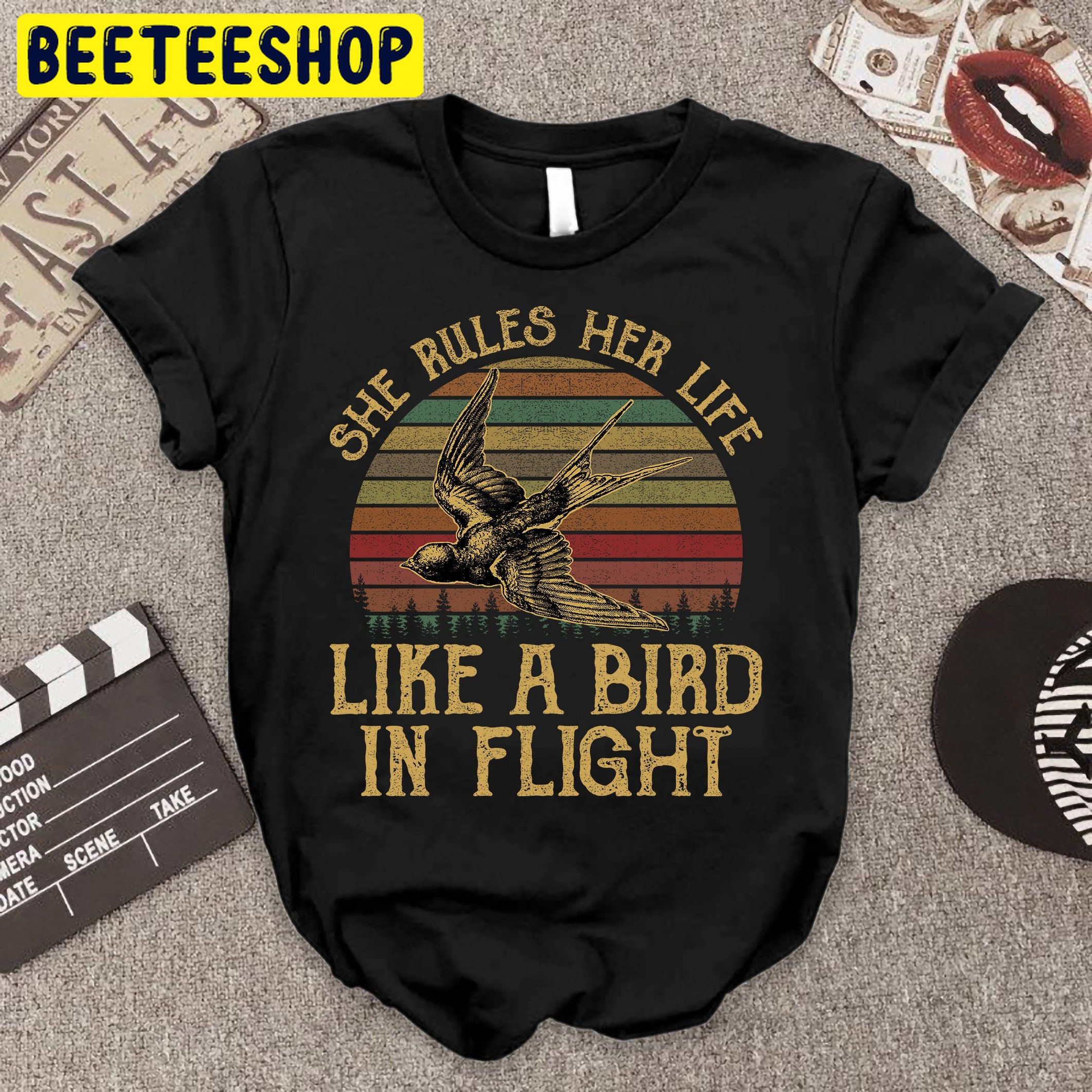 She Rules Her Life Like A Bird In Flight Sunset Vintage Trending Unisex Shirt