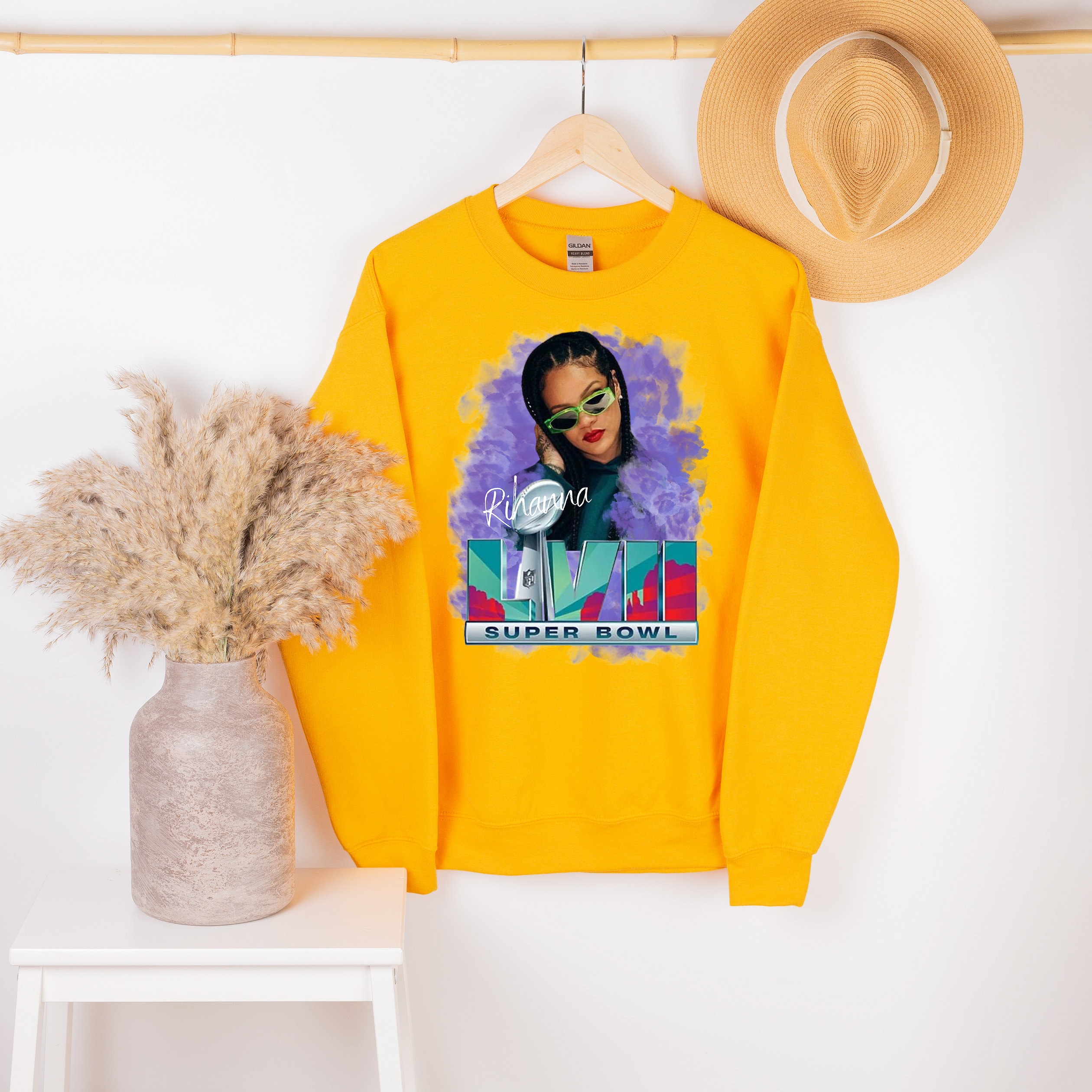 Rihanna Perform At The 2023 Super Bowl Vintage T-Shirt - Kaiteez