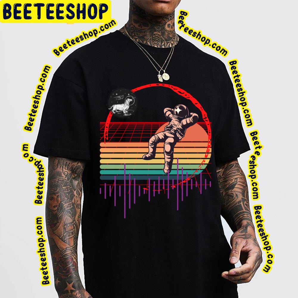Retro Moon Landing Sausage Dog Old School Bass Line Rock Trending Unisex T-Shirt