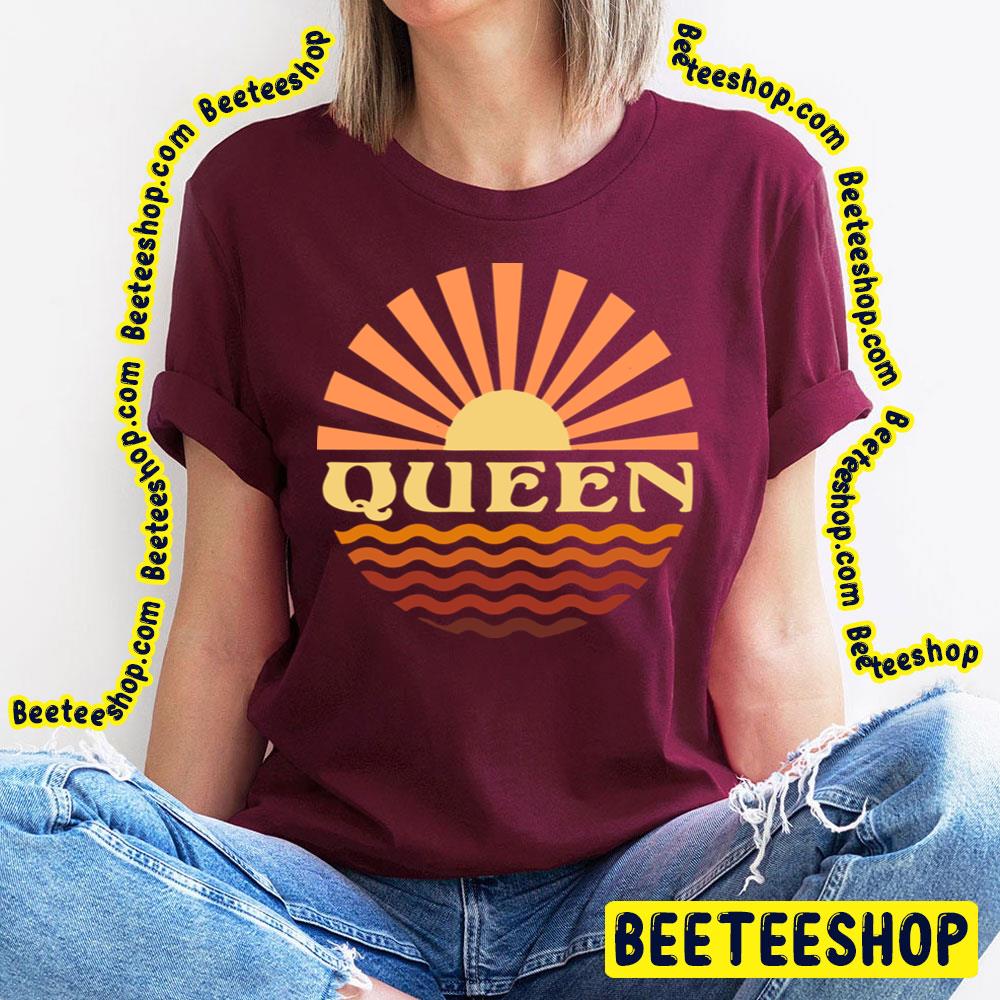Proud Queen Vintage 70s 80s Trending Unisex T-Shirt