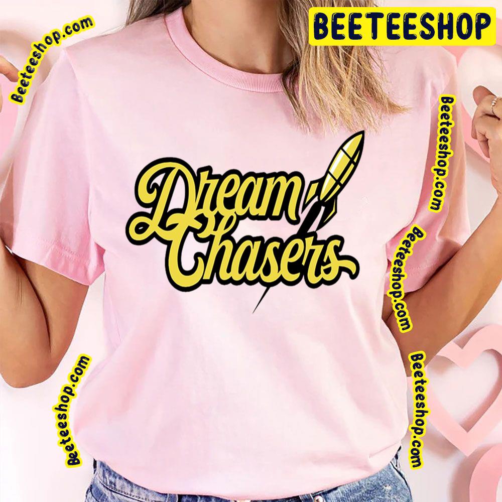 Gold Text Dream Chasers Logo Trending Unisex T-Shirt